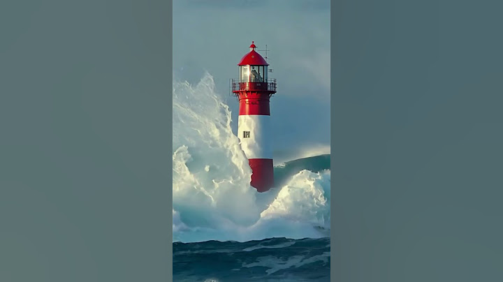 What Happens When a Lighthouse Faces Huge Waves?  #scaryocean #lighthouse  #dangerouswaves