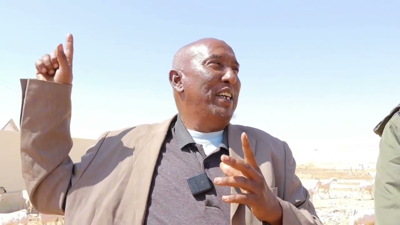 Degmada Burtinle ee gobolka Nugaal markii labaad oo deeq taakulo ah ku wareejisay guddiga taakulaynt