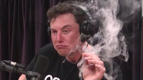 Así habla Elon Musk luego de fumar marihuana y tomar whiskey