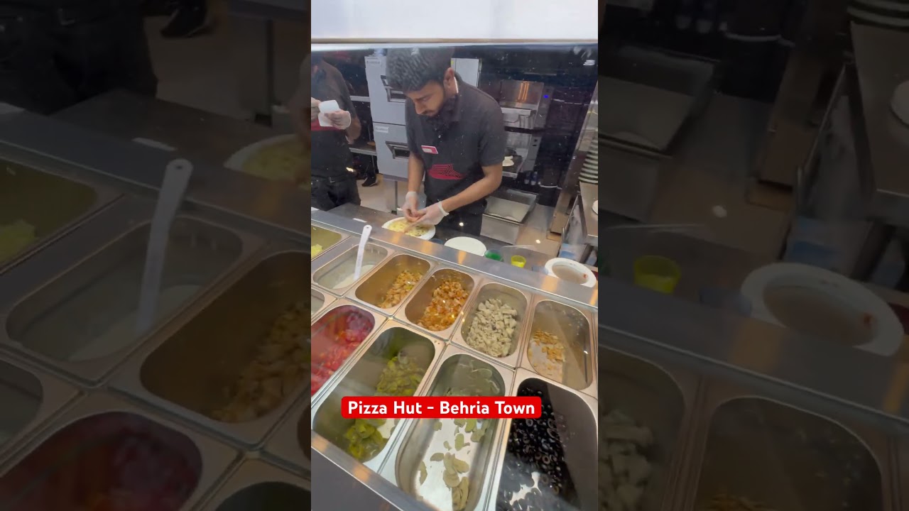 Pizza Hut Bahria Town || Pizza Hut is back in Pakistan 
