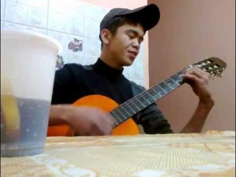 казах исполняет на гитаре. казах исполняет на гитаре. казах поет на гитаре. казах поет на гитаре. шингер.