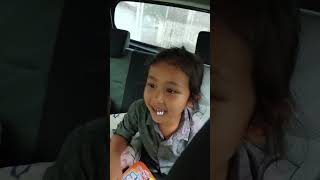 Mama Papa Kaget Dedek Diantar Satpam Pk Payung K Mobil Dr Sekolah Ara. Bagas Dilarang Main Hujan Pa☔