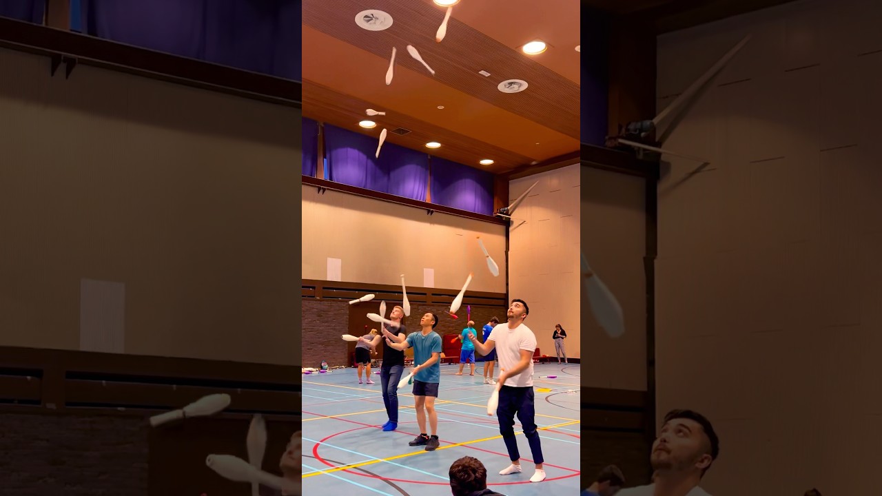 EJC 2025: 5 club juggling 88441 with @kennyjuggling & @FelixJuggler 