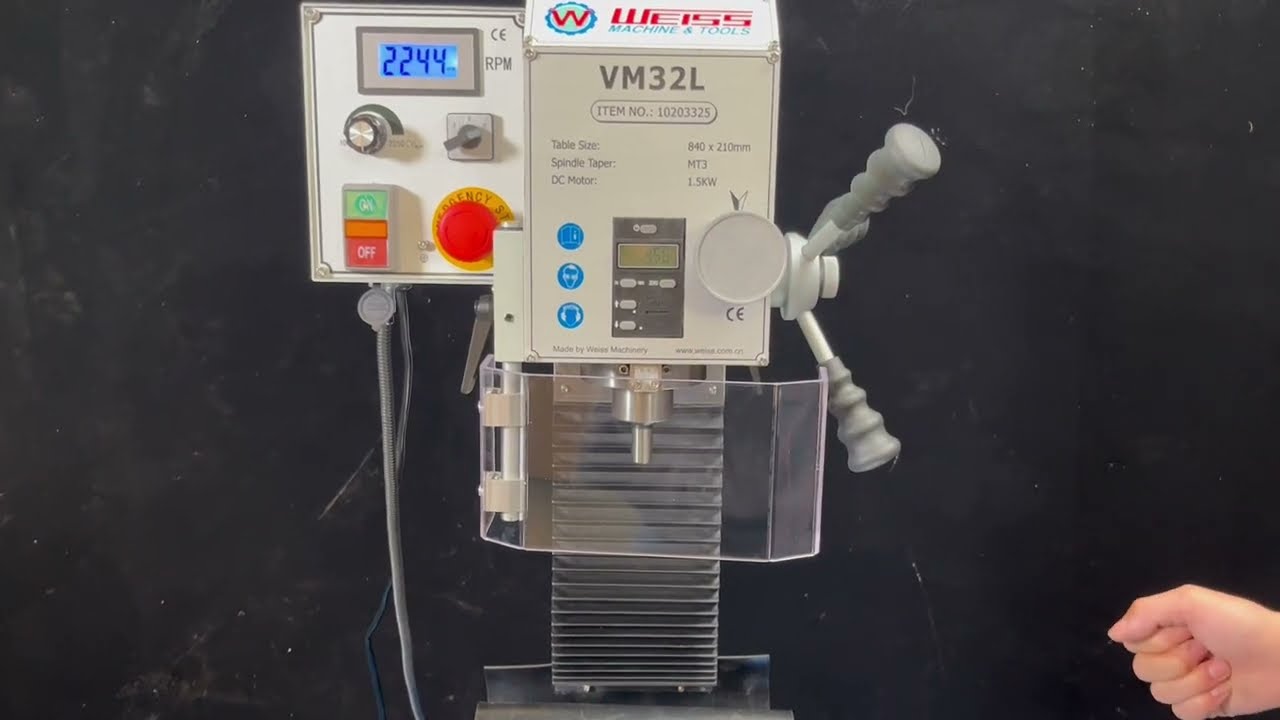 Quick look at WEISS VM32L Drilling & Milling Machine