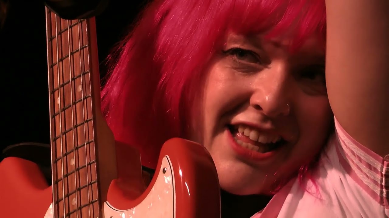 Loose Articles - Mr Manager - Oporto - Leeds - 10/10/25..