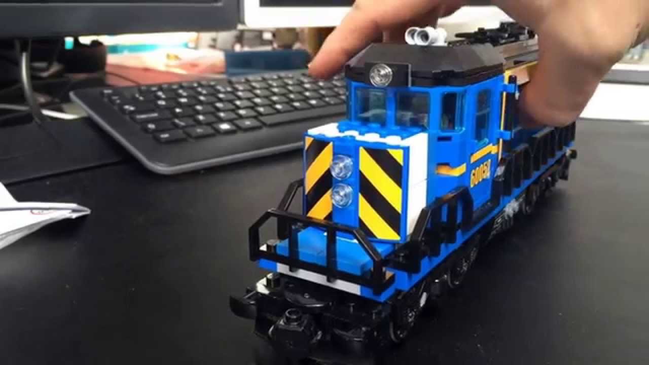 Tak for din hjælp Lav aftensmad virkningsfuldhed LEGO 60052 train with lights 8870! - YouTube