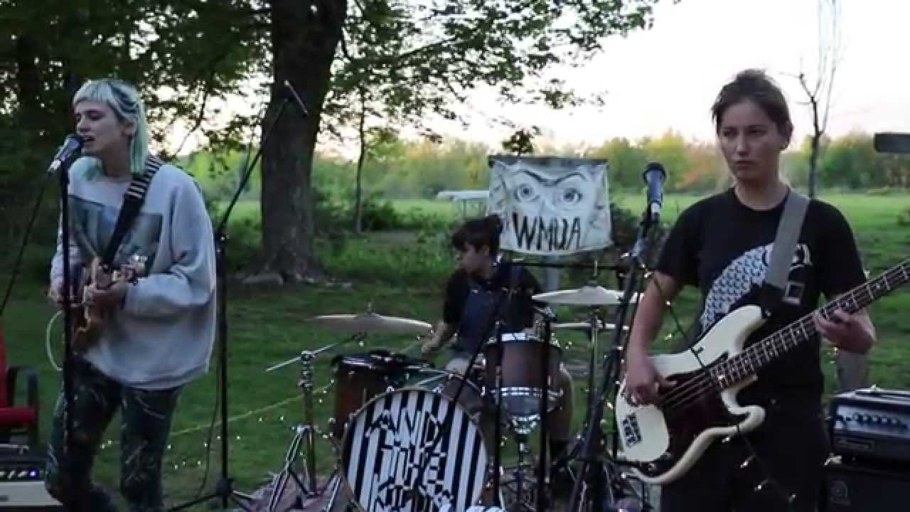 And The Kids – "No Countries" (WMUA Cauhaus Sessions)