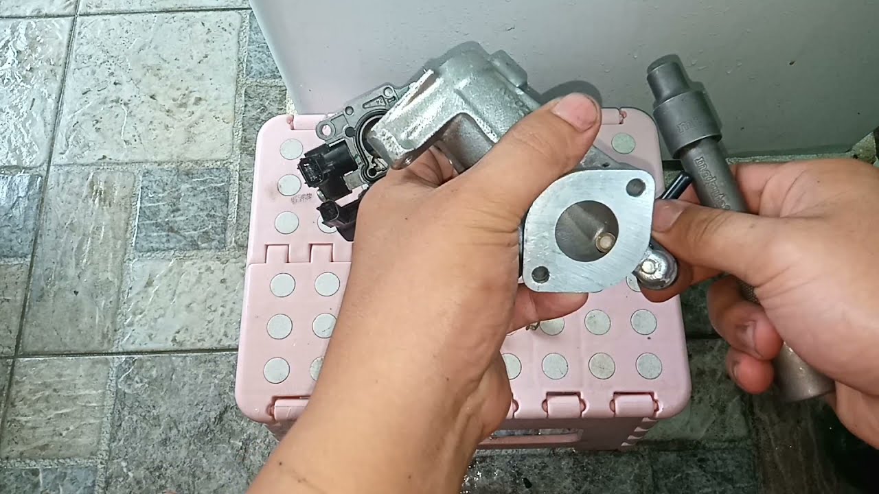 DIY HOW TO CLEAN THROTTLE BODY OF HONDA CLICK 125