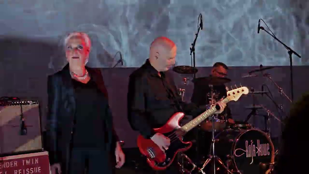 Anja Huwe (Xmal Deutschland) - Incubus Succubus / live @Volksbühne, Berlin / 2025/09/30