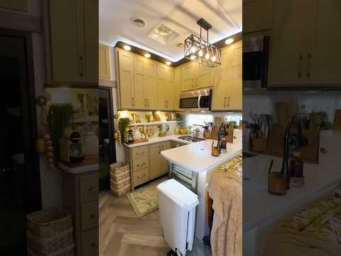#tinyhouse #luxuryrv #tinyhouseinspiration #onthisday #tinykitchen
