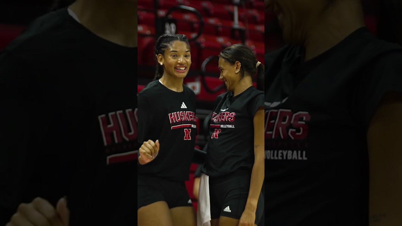 Nebraska volleyball's Harper Murray mic'd up 🎤 