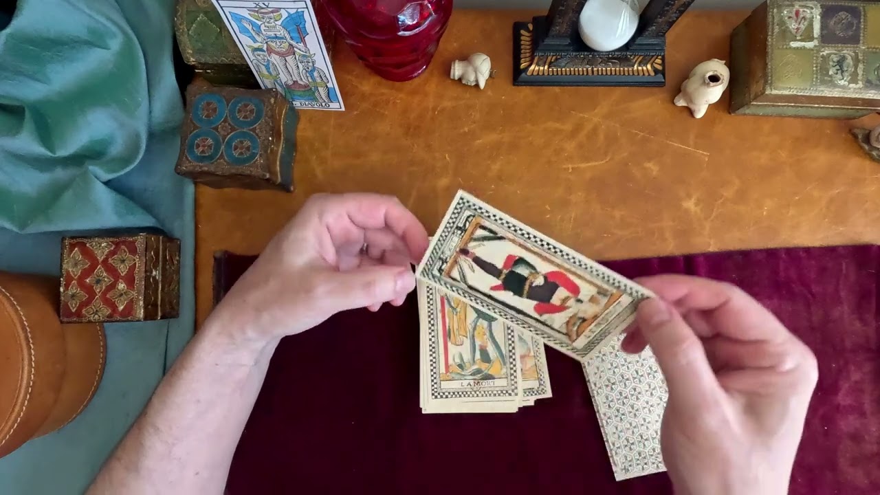 Tarot! Tarot de Paris - YouTube