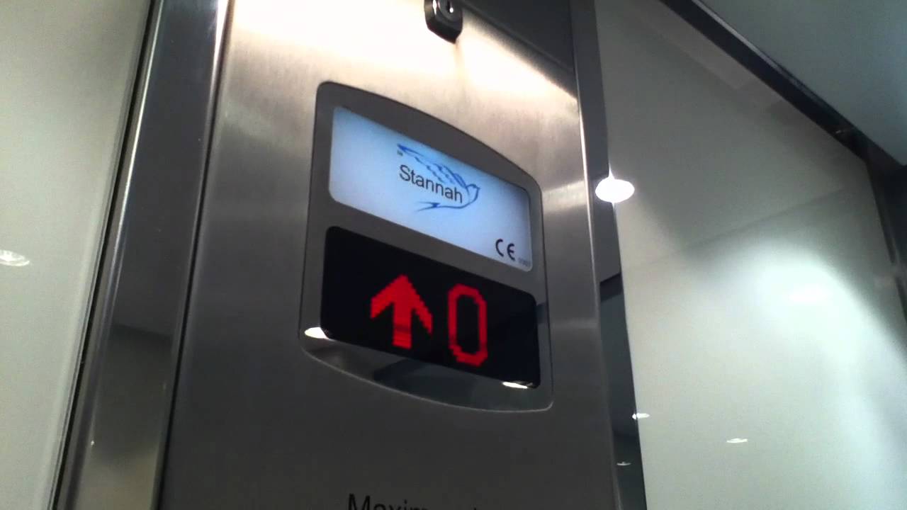 Лифт Stannah в магазинах TopShop и TopMan на площади Виктория в Белфасте для nirtrainman