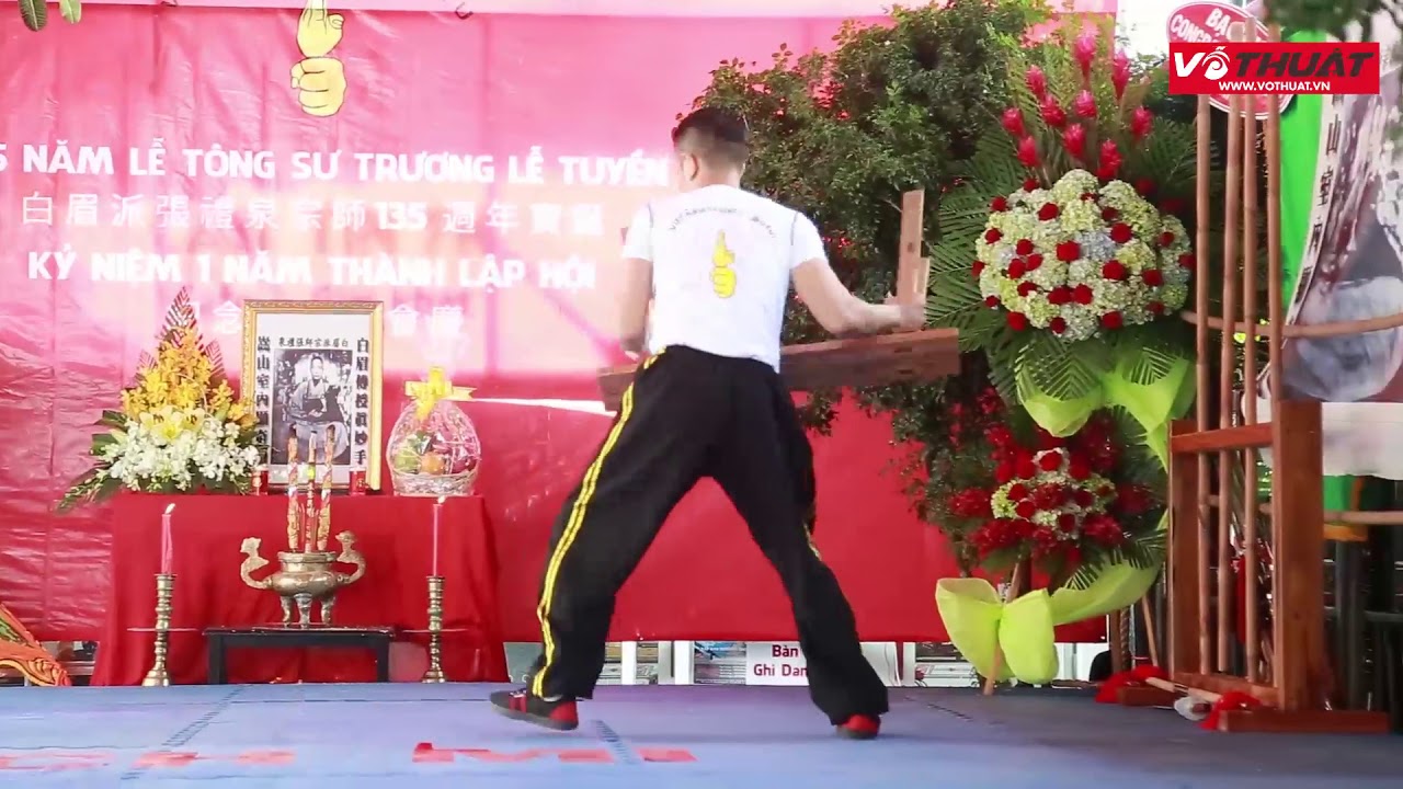 Biểu diễn binh khí Bạch Mi Kungfu