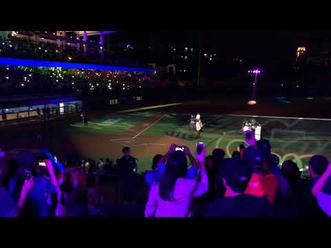 2018.09.09 新莊棒球場 富邦悍將 G!POP 伍佰 - 挪威的森林 (手機)