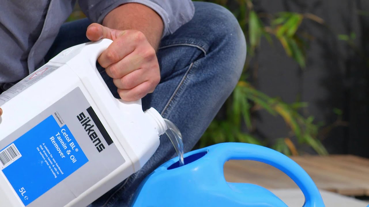 Sikkens 2014/2015 Television Commercial - 15 sec (Deck Cleaners)