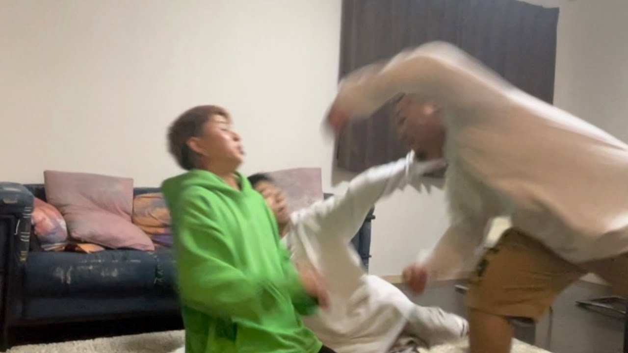 110kgデブが楽しみにしてる超高級弁当を盗み食いしたらボコボコにされました。