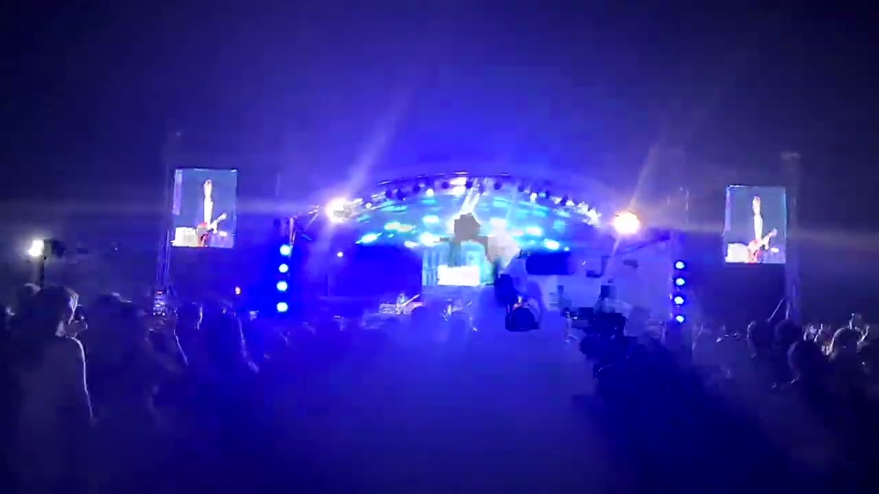 Everybody want to rule the world