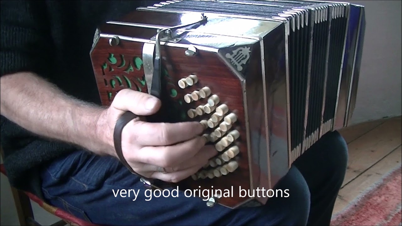 Outstanding Alfred Arnold 142 tones bandoneon marron liso for sale