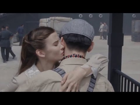 #两个人的世界 剧中孔先生和犹太女孩萨瑞的故事让我们深深感动，在二战时期，犹太人遭受迫害，是中国给他们发放了生命的签证……一起看看犹太人和上海这座城市的故事吧~