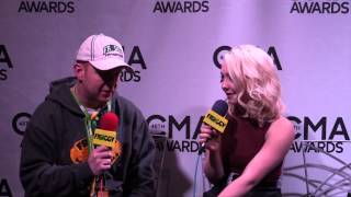 RaeLynn at the CMA Awards with Froggy - 2014