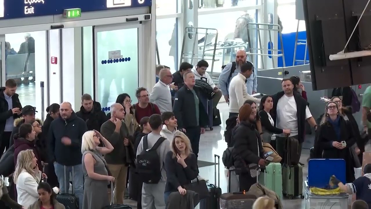 Flights grounded in Greece after radio collapse | REUTERS