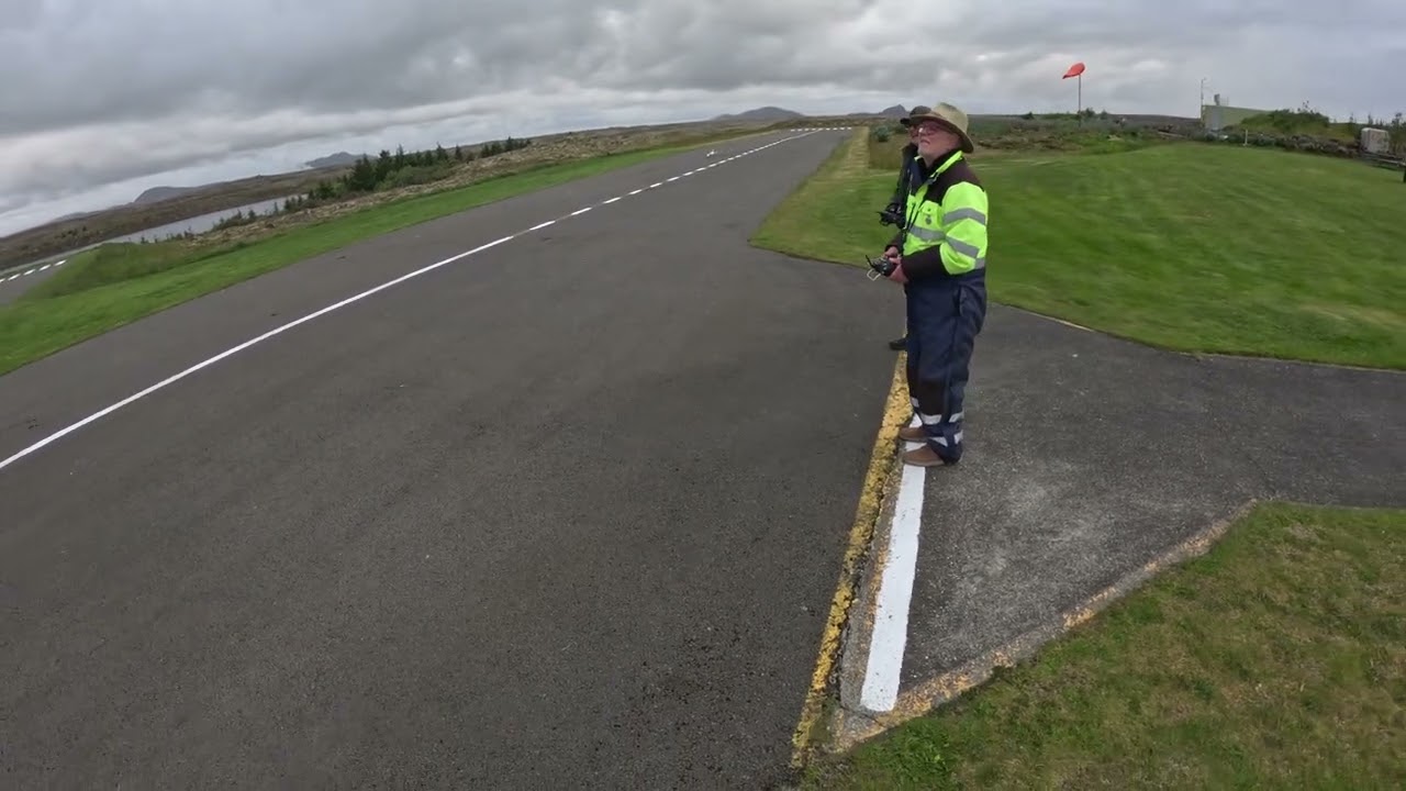 Arnarvöllur 01.06.2025. MK Eflite Havoc XE, GMM Eflite Mustang 1,2, og ÁB með HK Voltigeur.