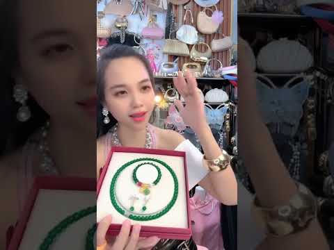 Ngọc Lục Bảo - Trang Sức Hoàn Hảo Cho Ngày Của Mẹ | Meaodai.com