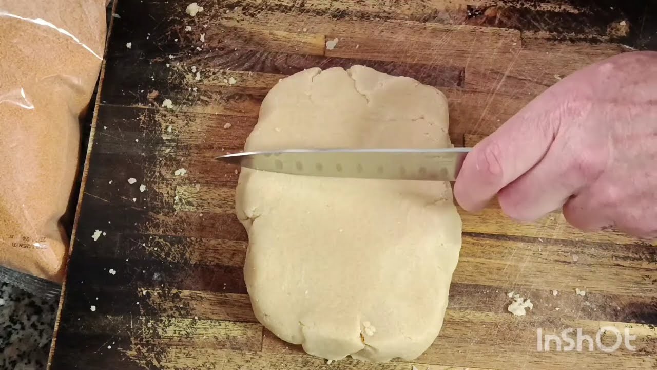 עוגת תפוחים קראנצ'ית מלמעלה רכה ומפנקת מבפנים