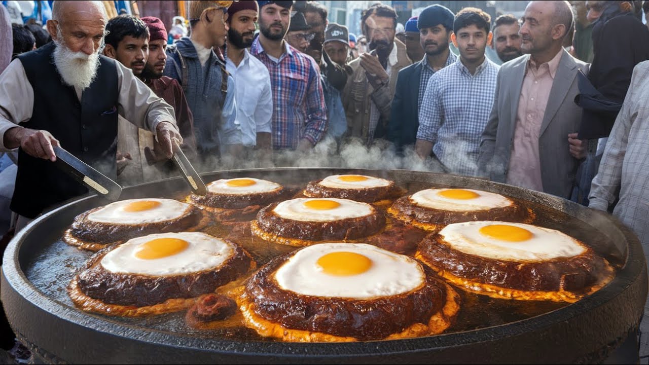 MOST FAMOUS AFGHANI CHAPLI KABAB MAKING | WORLD FAMOUS CHAPLI KABAB | PAKISTANI STREET FOOD