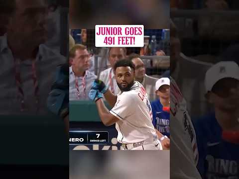 Junior Caminero got a hold of this one 🤯