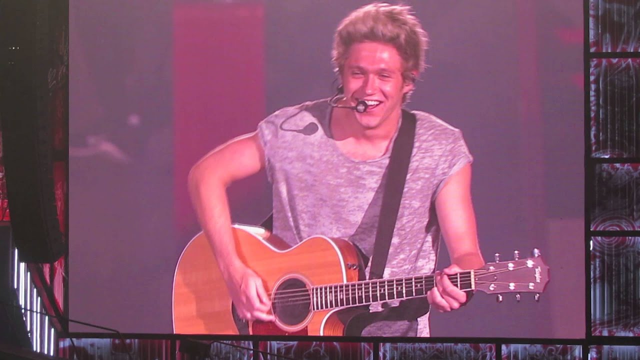 Niall and Liam Talking in San Antonio 9/21/14