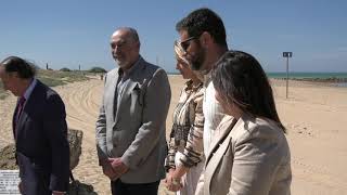 EL ALCALDE DE CHICLANA DESCUBRE EL MONOLITO CONMEMORATIVO DE LA BATALLA DEL CASTILLO DE SANCTI PETRI