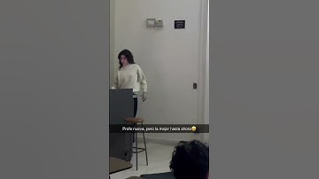 Te gustaría una profe así? 🤨🤩 #ia #programacion #coding #hacks #college #universidad #profesora