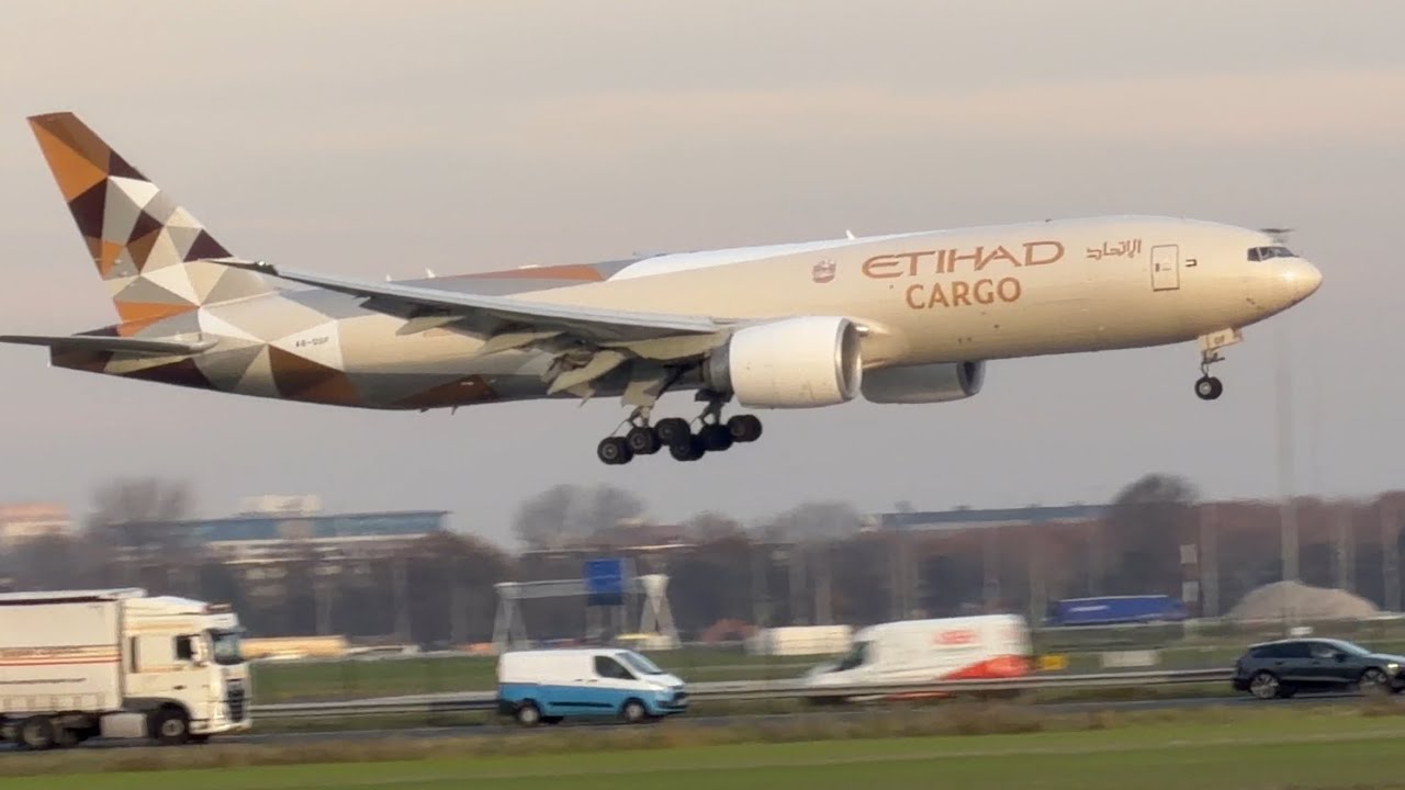 BOEING 777-F ETIHAD CARGO FROM ABU DHABI TO AMSTERDAM LANDING SCHIPHOL AIRPORT A6DDF 