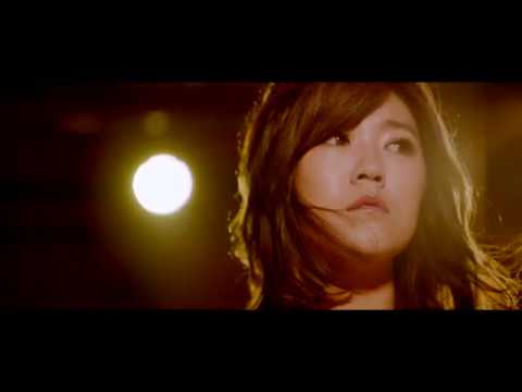 YouTubeで曹雅雯『我是你的人』官方完整版MVを視聴