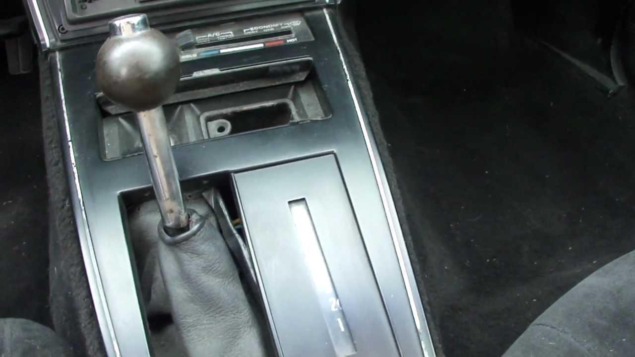 1982年生まれ Yellow 1978 Corvette Restoration Video 3 of 8