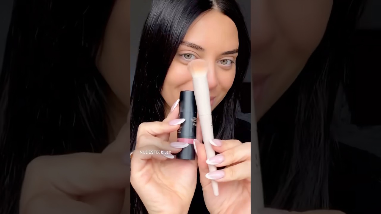 Мне идет минимум косметики? 