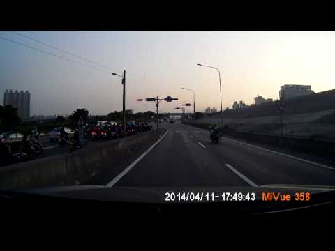 2014年04月14日17時49分   新莊越堤道往堤外便道違規  BY 19