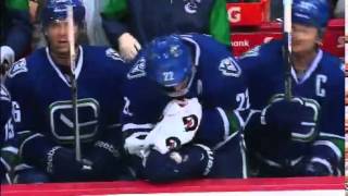 Daniel Sedin loses lots of teeth