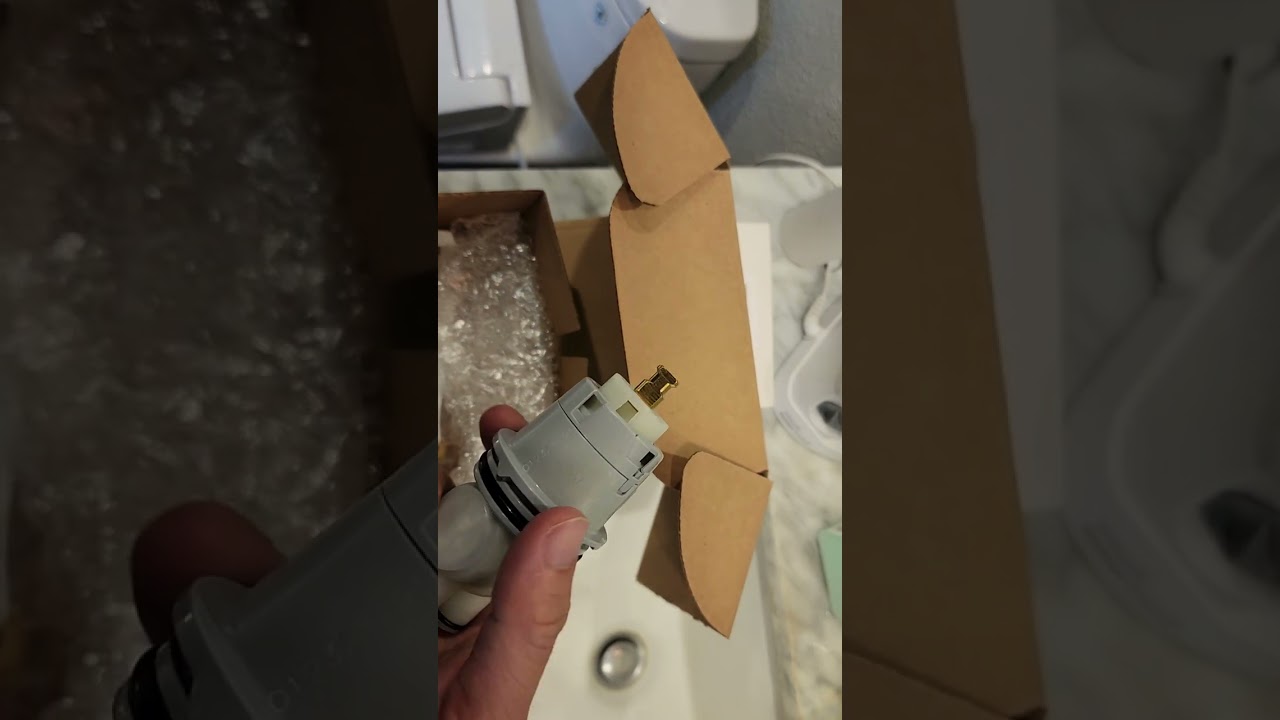 Протекающий картридж для душа Hansgrohe