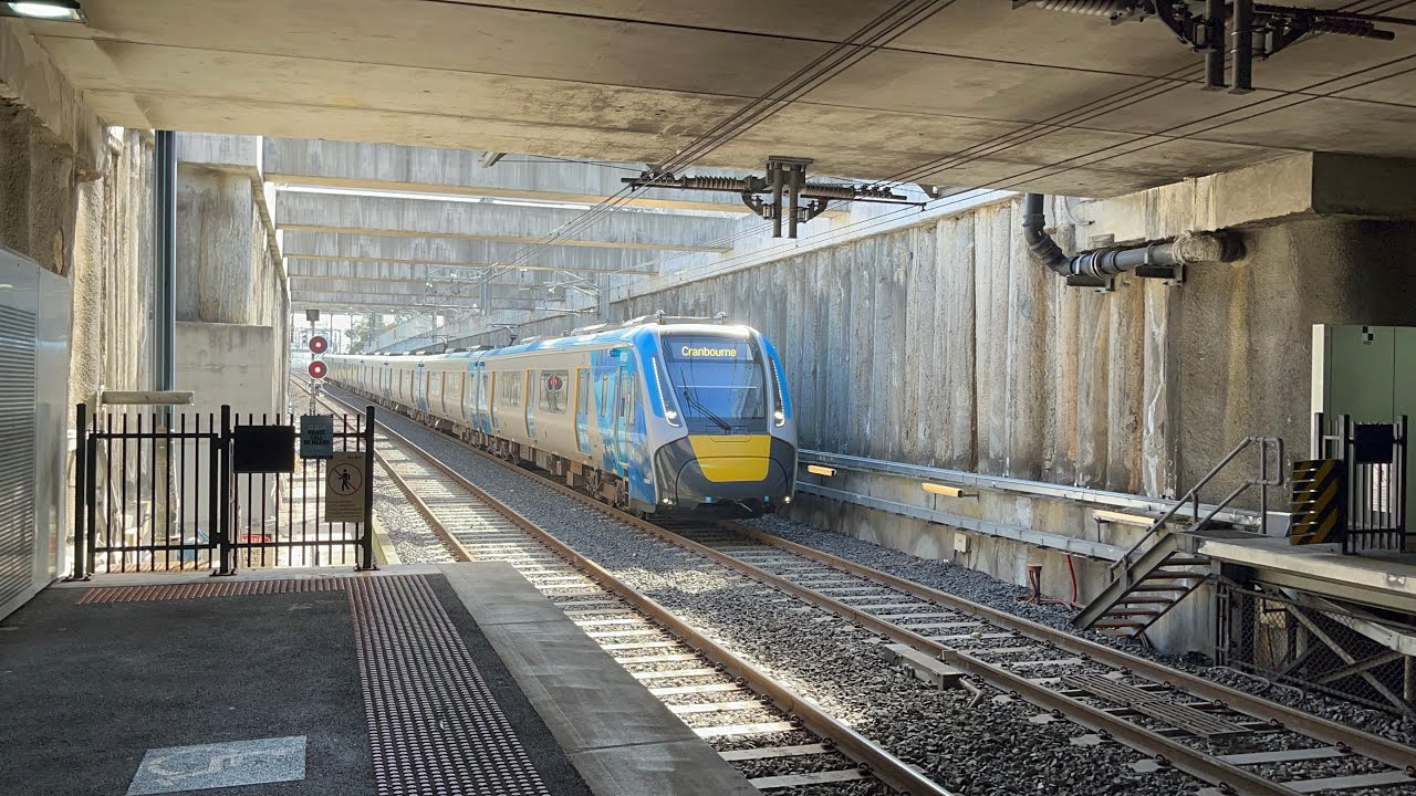 Metro Trains at Springvale - YouTube