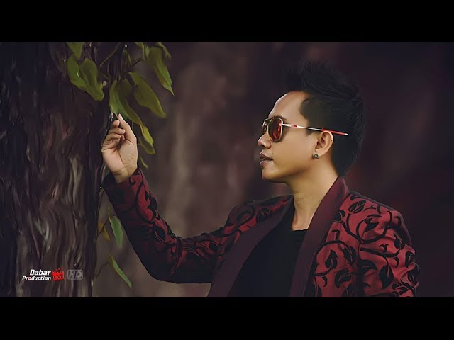 Tonton video musik {trackName} dari {artistName}