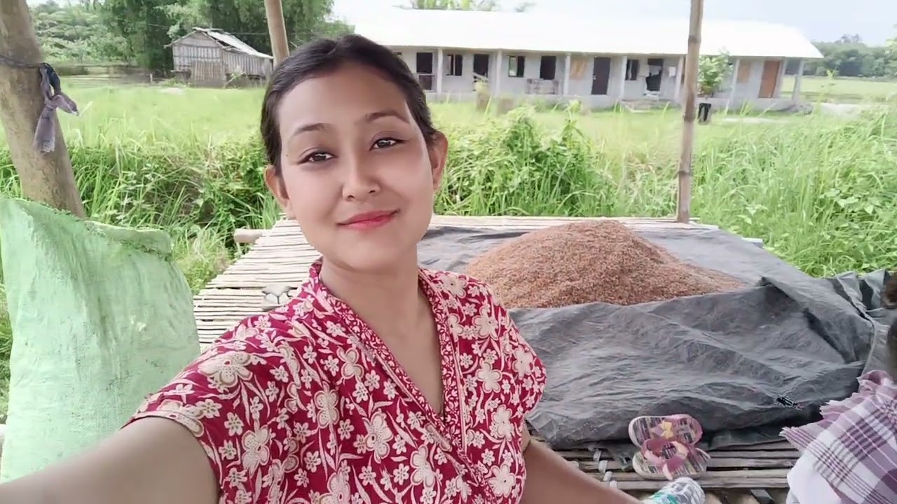 মা ঘৰলৈ আহো খালি হাতে আৰু লৈ যাও এগাল টুপুলা।🥰