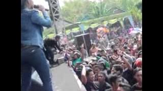 Bento Voc.Niken Aprillia MONATA Live Pilang Laren Lamongan 2015 By@udienUDF