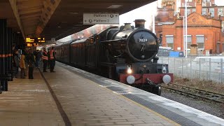 7029 &#39;Clun Castle&#39; on the &#39;Christmas White Rose&#39; 21/12/19