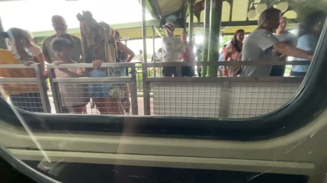 WDW monorail system - monorail RED - ￼ contemporary resort￼