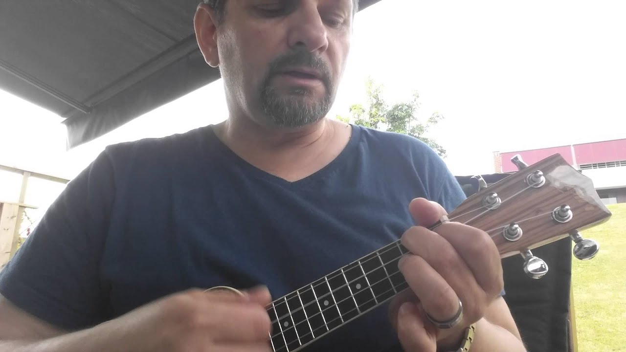 In the ghetto Elvis Presley, ukulele YouTube