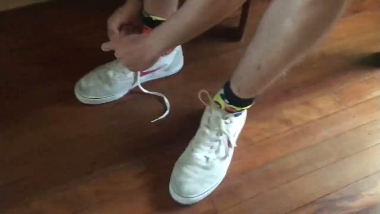 i put my shoes on YouTube