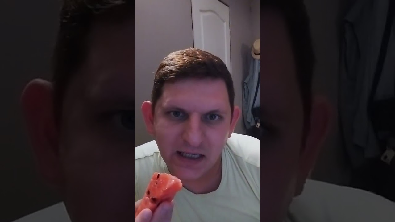 (Magyar ASMR ) dinnye szőlő és banán evés a kánikulában 🍉🍌🍇😋🥵🌞